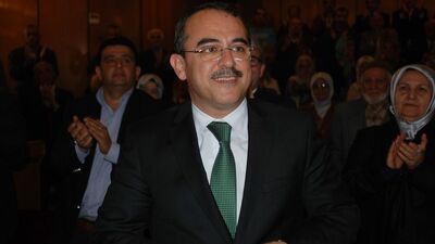 Eski bakan Ergin AK Parti'den istifa etti