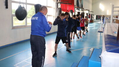 Milli boksörler madalyaya odaklandı