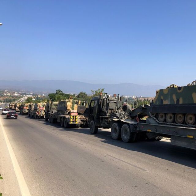 Sınıra tank ve zırhlı araç sevkiyatı