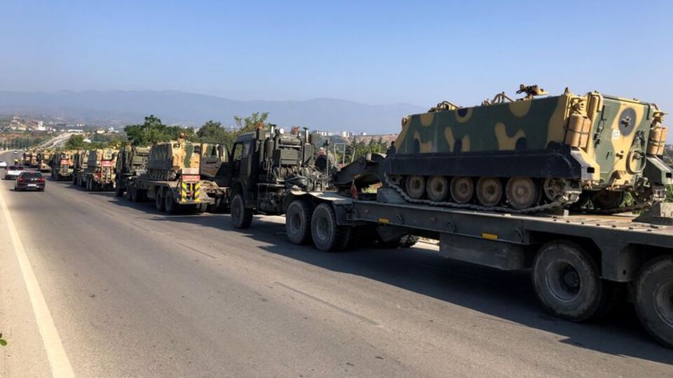 Sınıra tank ve zırhlı araç sevkiyatı
