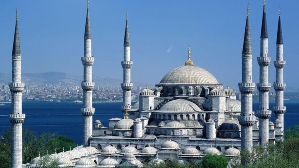30 Ağustos İstanbul Cuma saati kaçta?