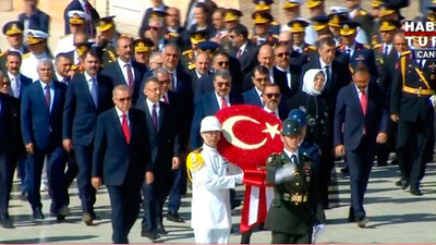 Devletin zirvesi Anıtkabir'de