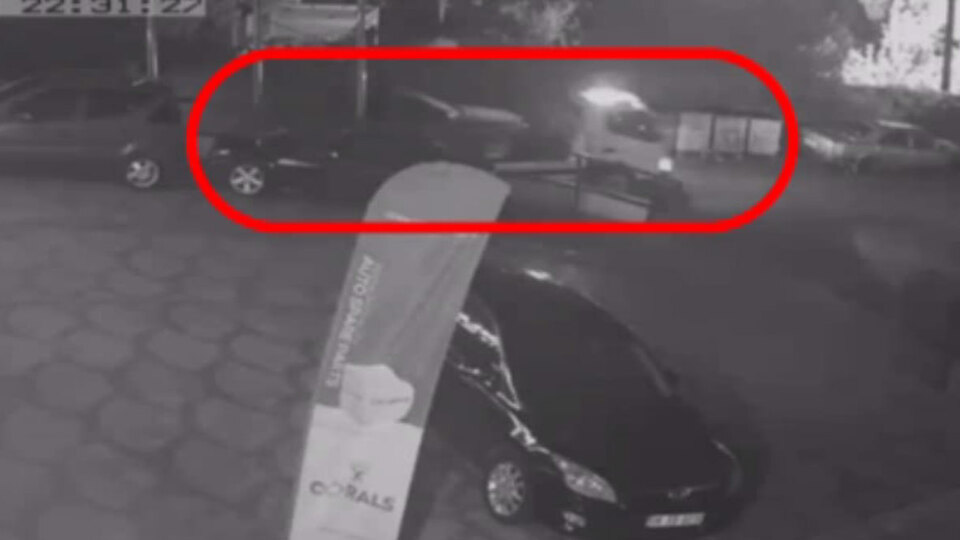 Lüks aracı çekiciyle çaldılar