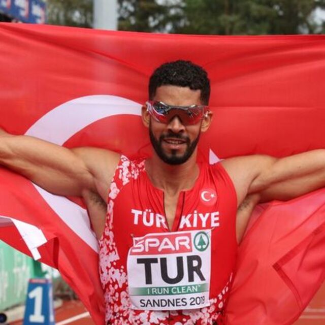 Yasmani Copello, Zürih'te 4. oldu