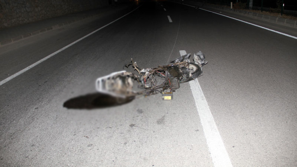 Otomobilin çarptığı motosiklet sürücüsü kadın öldü