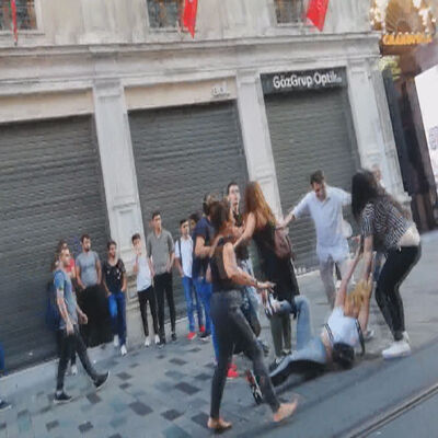 İstiklal Caddesi'nde 'Meydan Savaşı'