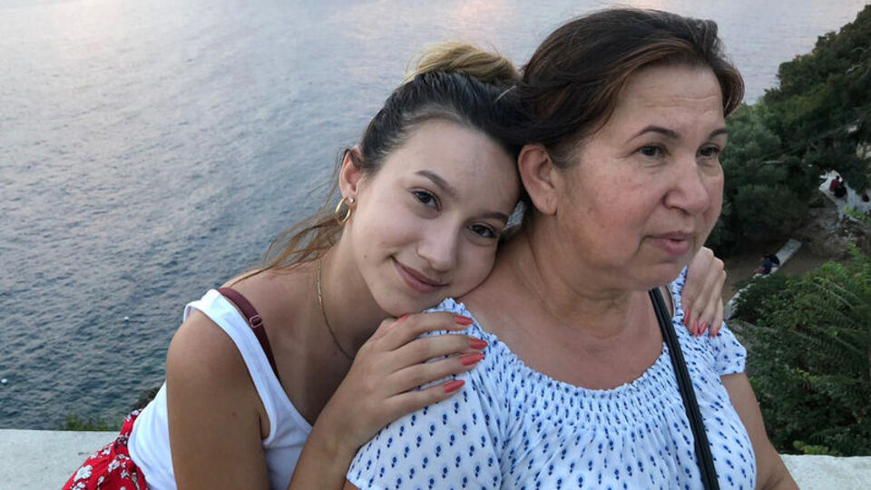 Buse'nin annesinden duygulandıran paylaşım!