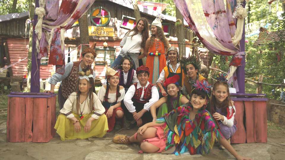 Gamonya: Hayaller Ülkesi'nin kapılarını açıyor