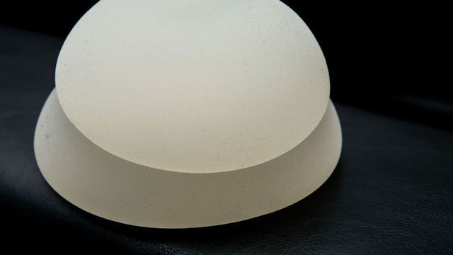 Meme protezlerinde 'kanserojen marka' uyarısı