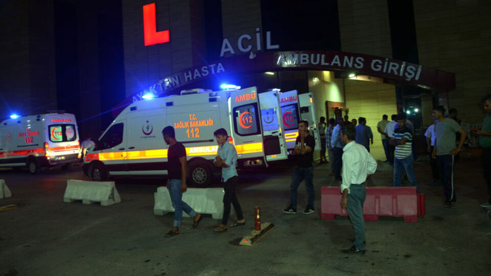 Otomobil dereye uçtu! 3 ölü 5 yaralı