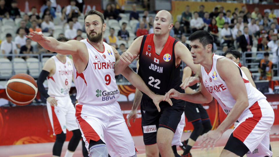 Maçın adamı Ersan İlyasova