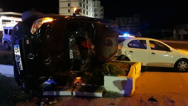 Göçmen aracı düğün otoparkına uçtu! 14 yaralı