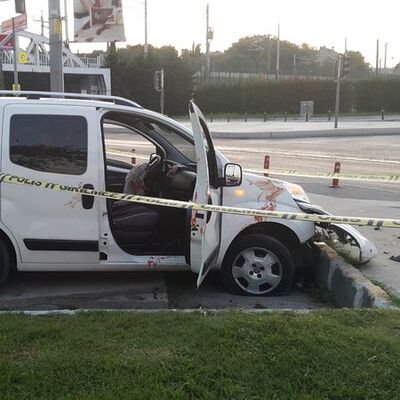 Camlarında kurşun delikleri vardı! Korkunç kaza!