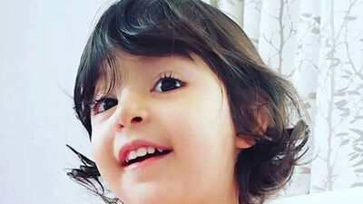 Alya, annesinin elini bırakıp koştu!