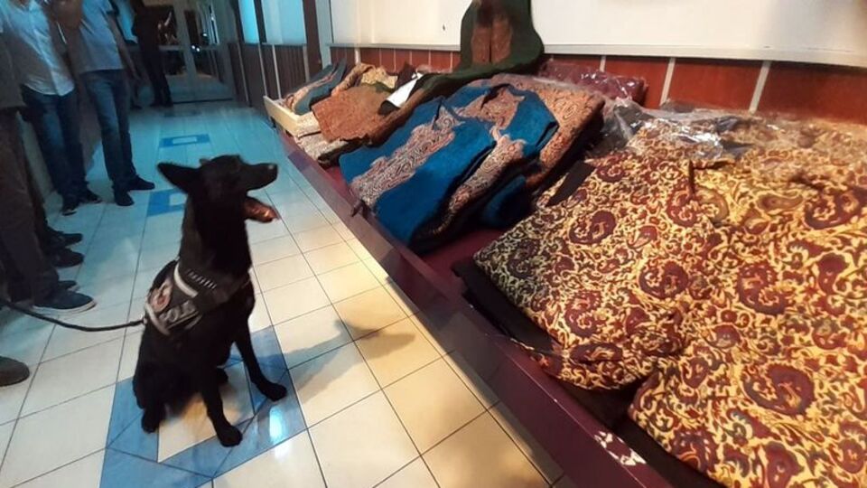 Osmanlı kaftanlarıyla akılalmaz plan! Şeytanın aklına gelmez