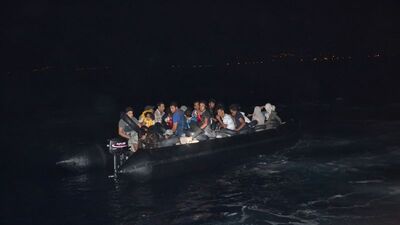 İzmir'de 20 düzensiz göçmen yakalandı