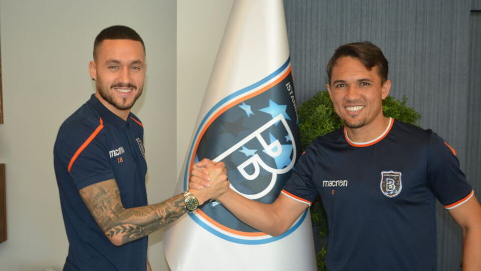 Başakşehir'den 2 oyuncuya teşekkür