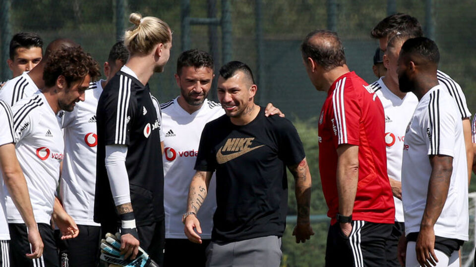 Beşiktaş'tan 6 oyuncuya veda mesajı