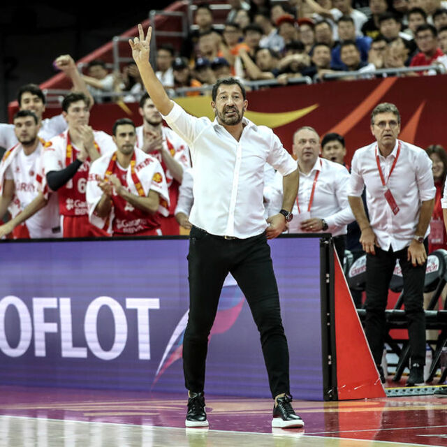 12 Dev Adam'ın rakibi Çekya