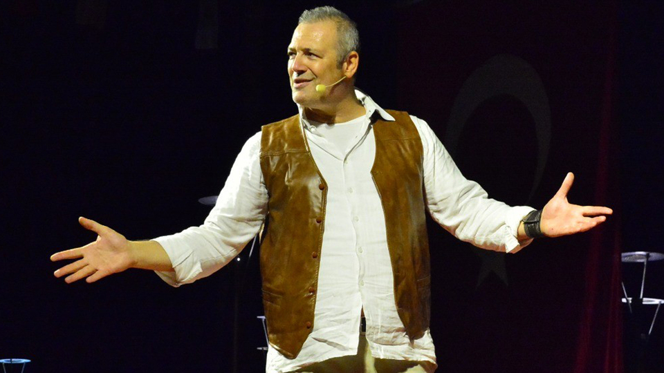 Levent Üzümcü, Torbalı'da seyircisinin karşısına çıktı