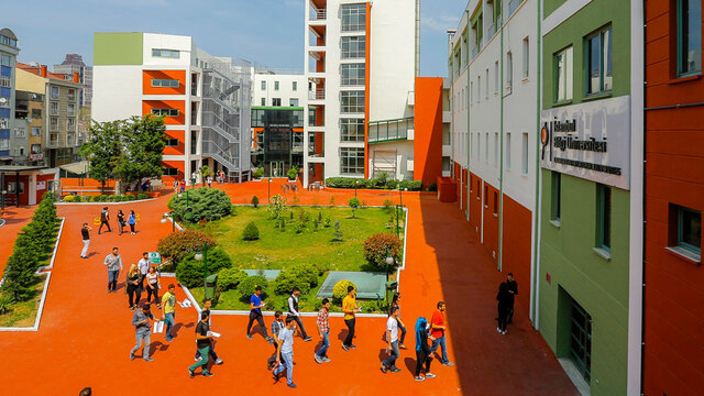 Bilgi Üniversitesi el değiştirdi