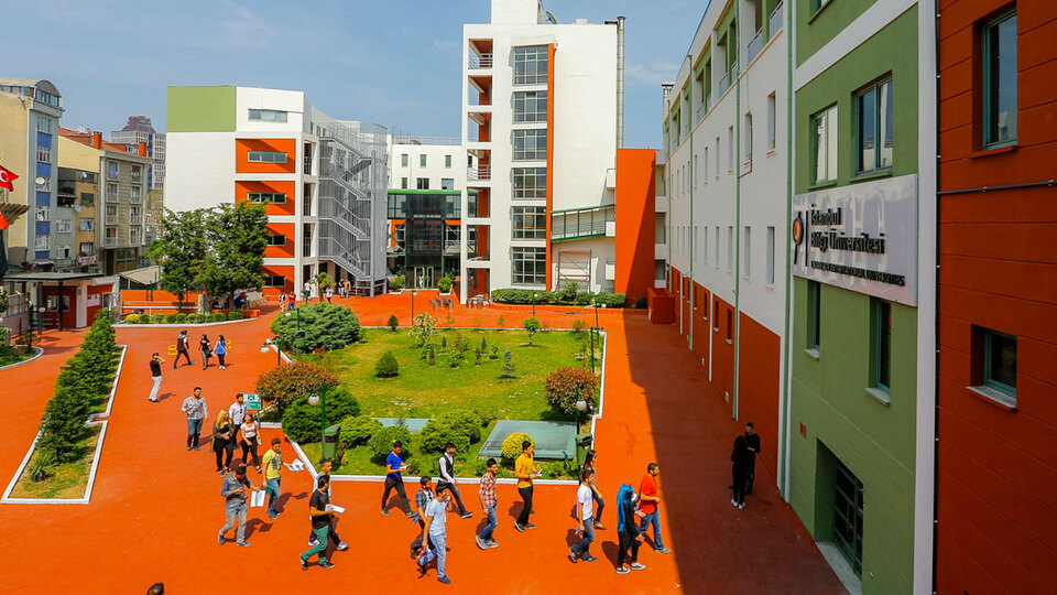 Bilgi Üniversitesi el değiştirdi