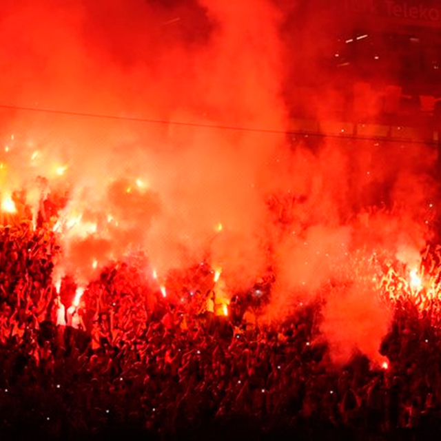 İmza törenine 25 bin kişi katıldı!
