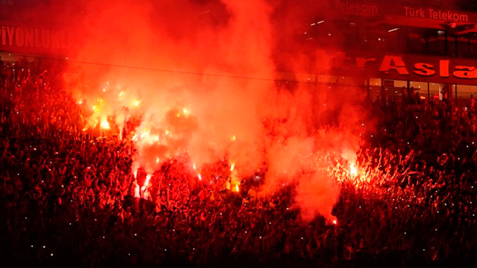 İmza törenine 25 bin kişi katıldı!