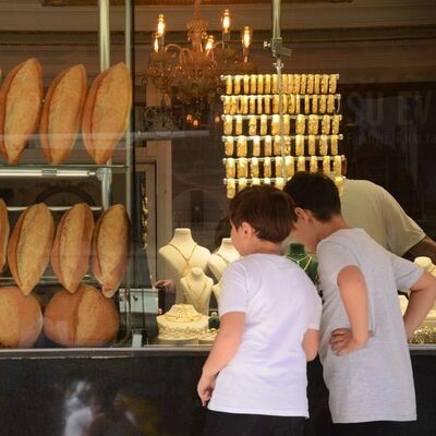 'Altın' almaya gelen ‘ekmek’ alıp çıkıyor