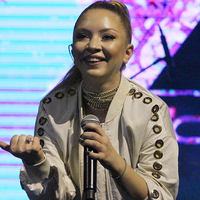 Ece Seçkin, Kula'nın kurtuluş gecesinde sahne aldı