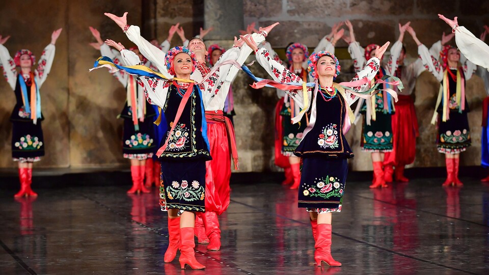 Festivalde 'Dans Rüzgarları' esti