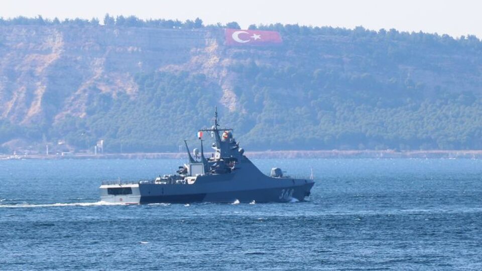 İki gemi peş peşe