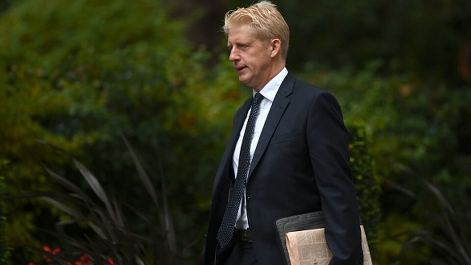 İngiltere Başbakanı Boris Johnson'ın kardeşi, Muhafazakar Parti'den ve bakan yardımcılığı görevinden istifa etti