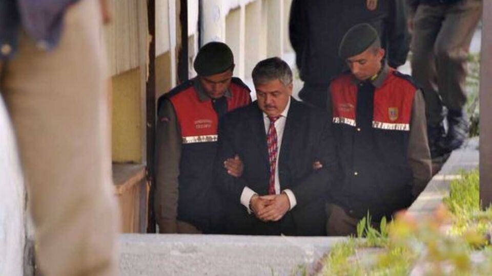 Hipnozla işkence davasında emekli yarbaya beraat