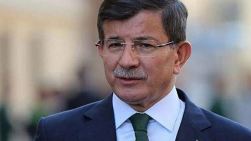 AK Parti, Davutoğlu ve 3 eski milletvekiline tebligatlarını gönderdi