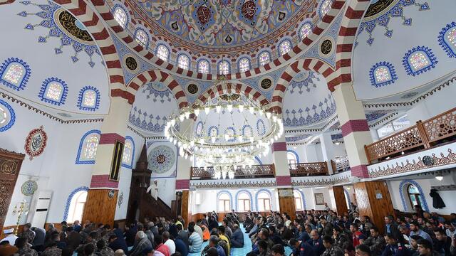 6 Eylül Bursa Cuma namazı saat kaçta?