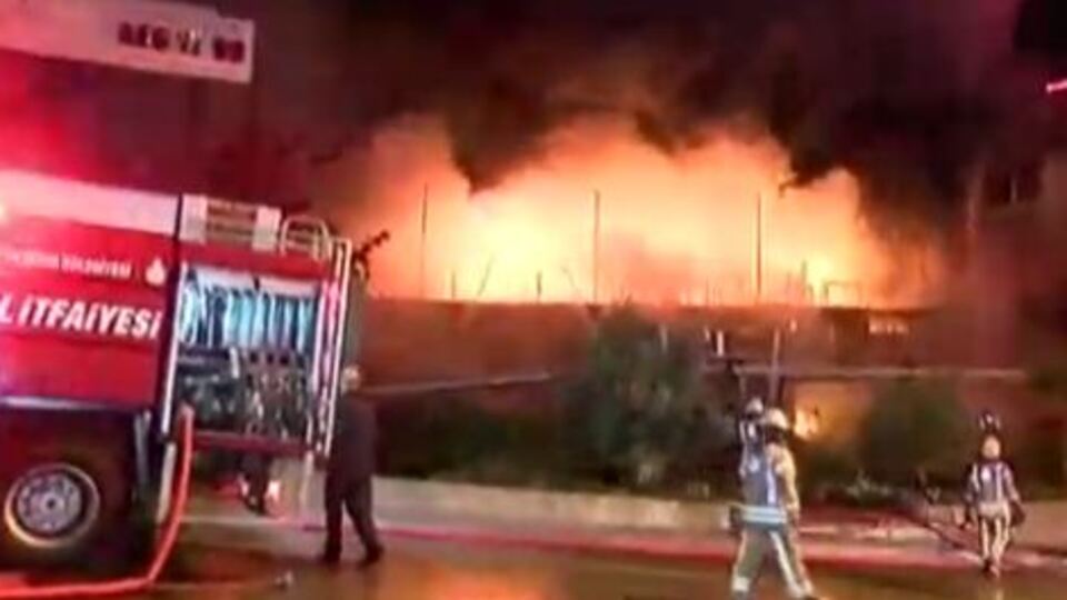 Ataşehir'de restoran alev alev yandı!