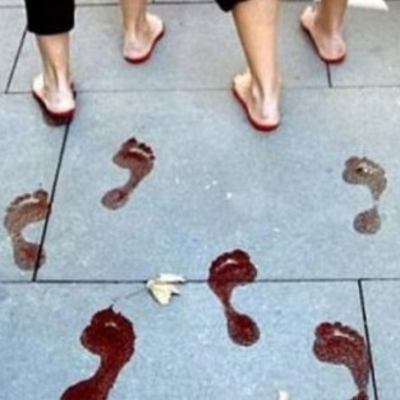 Boşanma davası sürerken eşini öldürdü!