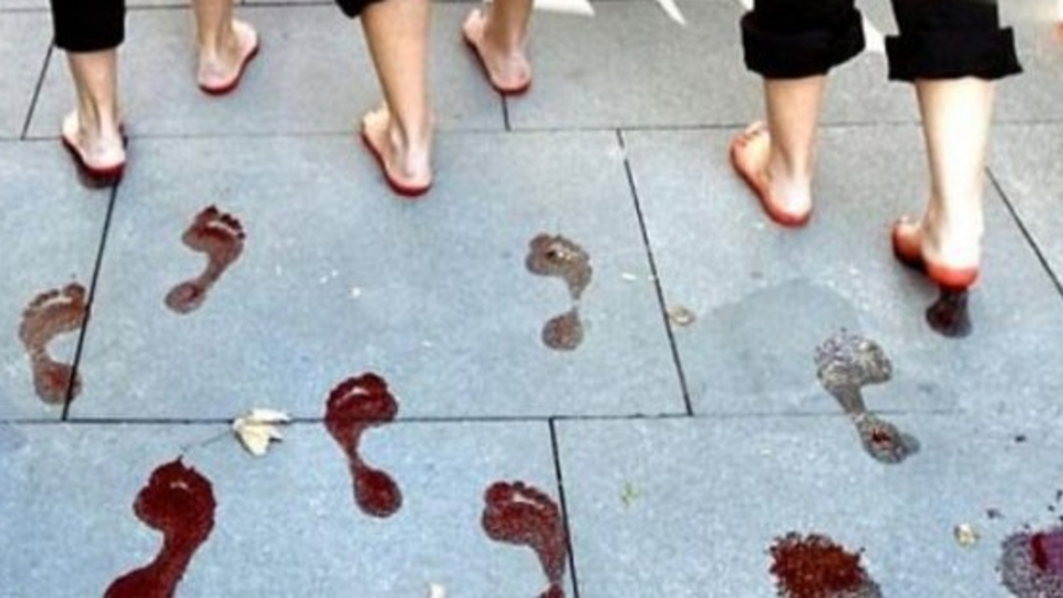 Boşanma davası sürerken eşini öldürdü!