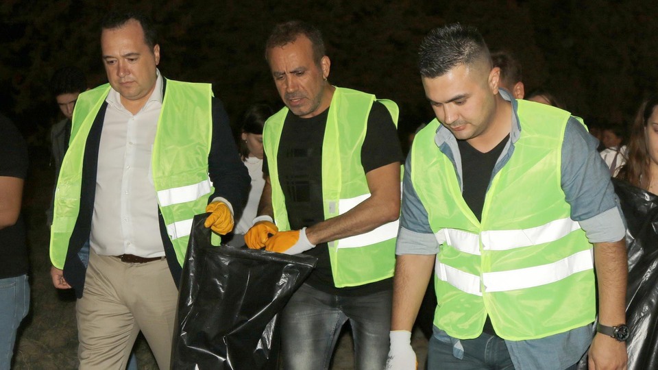 Haluk Levent'ten konser sonrası temizlik
