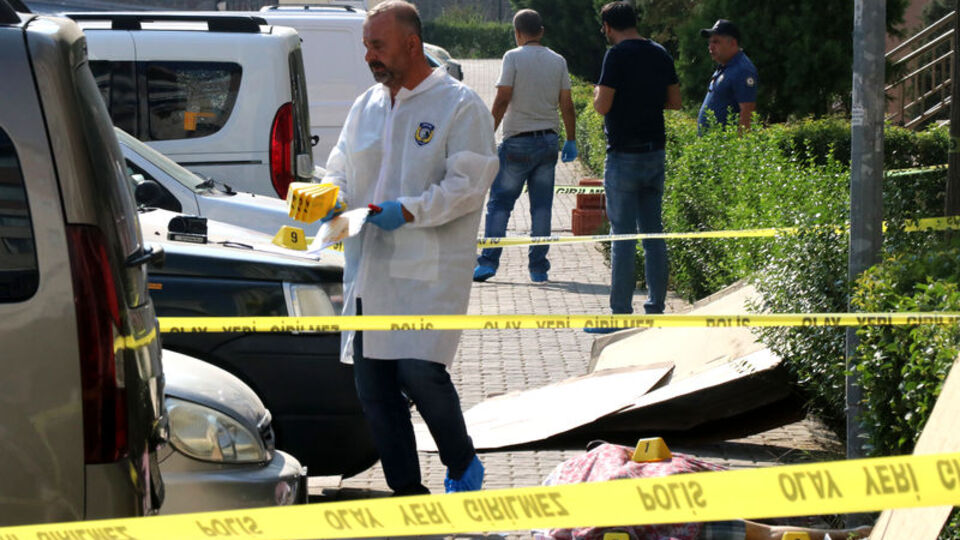 Olay yeri: İzmir! Emekli polis eşini öldürdü!