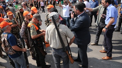 Töreni tamamlayamadan tümü gözaltına alındı!