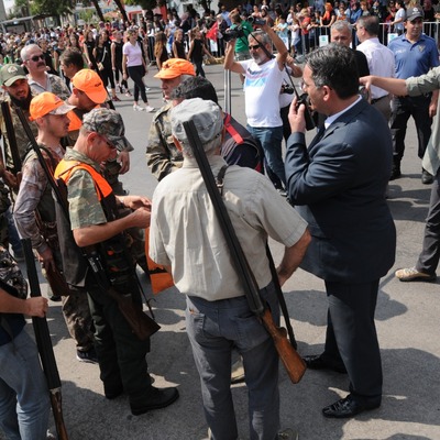 Töreni tamamlayamadan tümü gözaltına alındı!