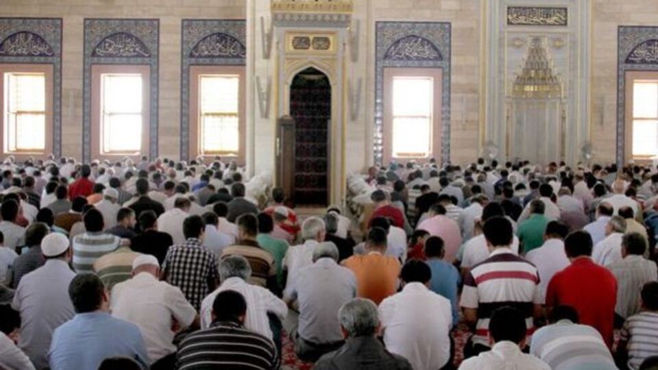 Cuma namazı nasıl kılınır?