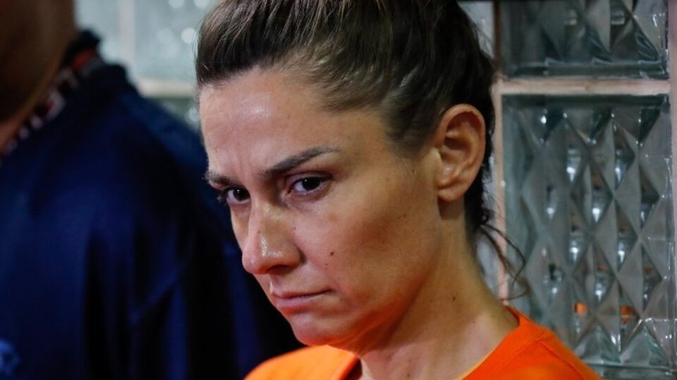 Filipinlerde bir kadın 6 günlük bebeği el çantasında ABD'ye kaçırmak isterken yakalandı