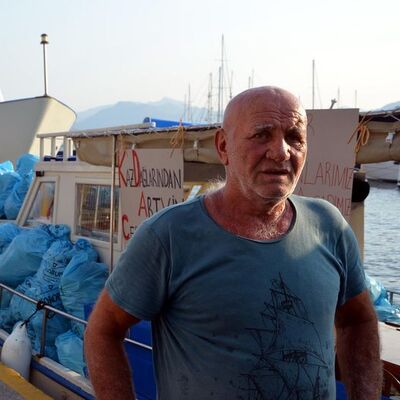 "Pes!" Denizden topladığı çöpü çaldılar!