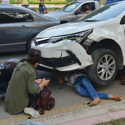 Esnaftan krikolu müdahale! Yol kenarında yığılıp kaldı