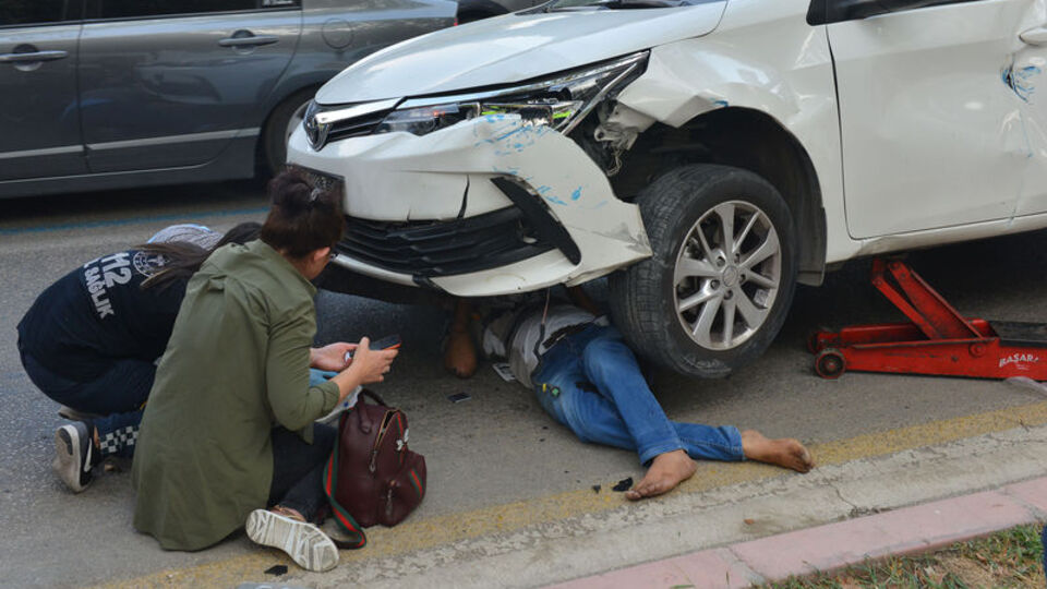 Esnaftan krikolu müdahale! Yol kenarında yığılıp kaldı
