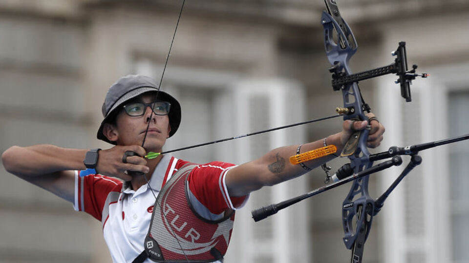 Mete Gazoz çeyrek finalde elendi