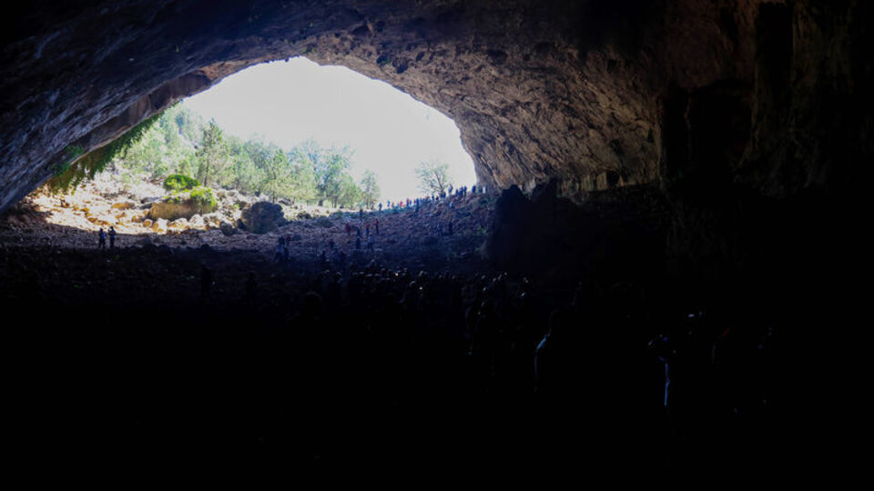 30 milyon yıllık mağarada ezan okundu
